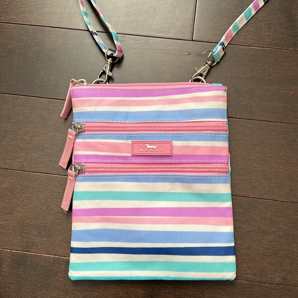 Scout “sally go lightly” striped crossbody bag w adjustable strap